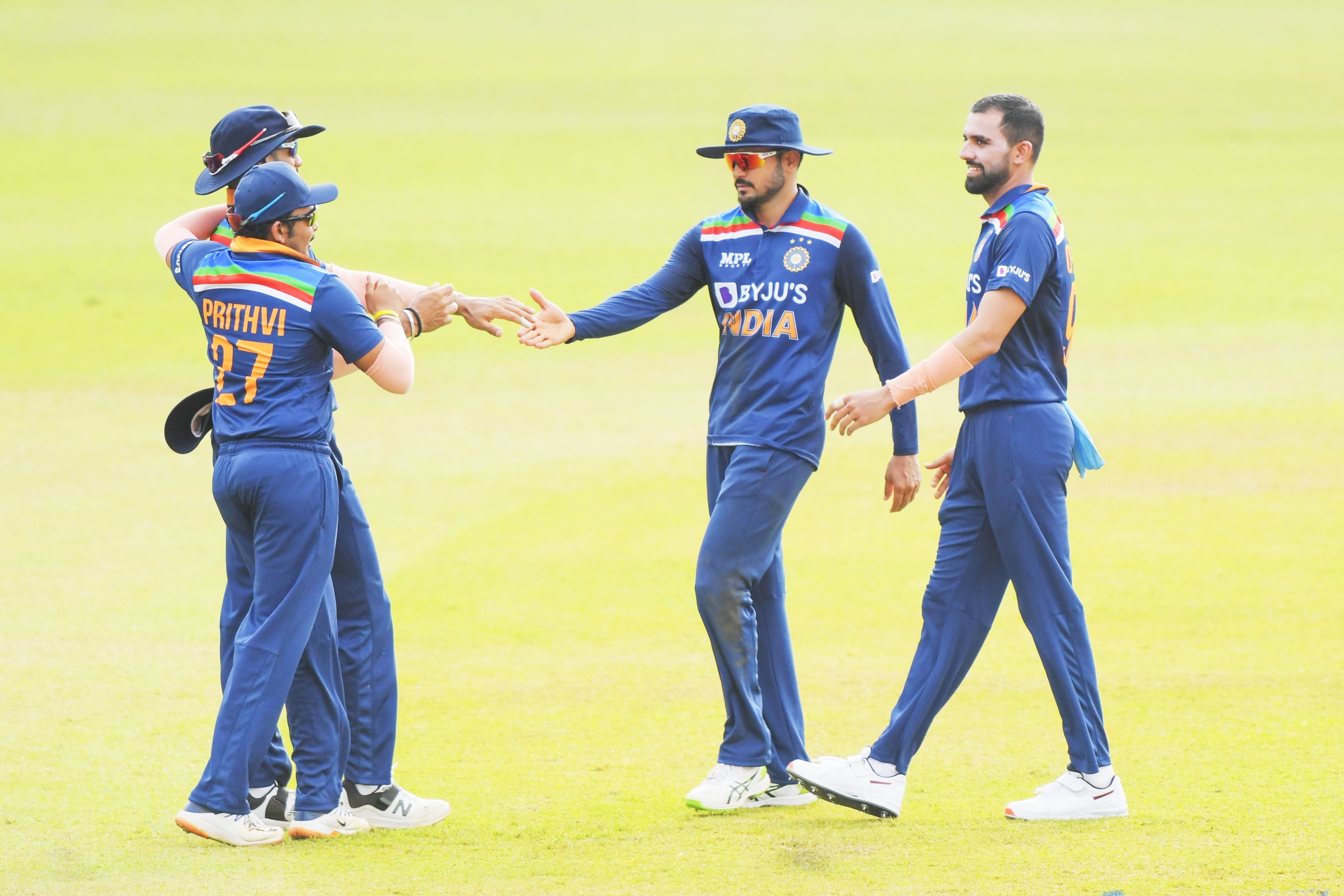 IND vs SL: દીપક ચહર અને ભુવનેશ્વરે ટીમ ઈન્ડિયાને અપાવી શાનદાર જીત, સિરીઝ કરી કબજે IND vs SL: દીપક ચહર અને ભુવનેશ્વરે ટીમ ઈન્ડિયાને અપાવી શાનદાર જીત, સિરીઝ કરી કબજે