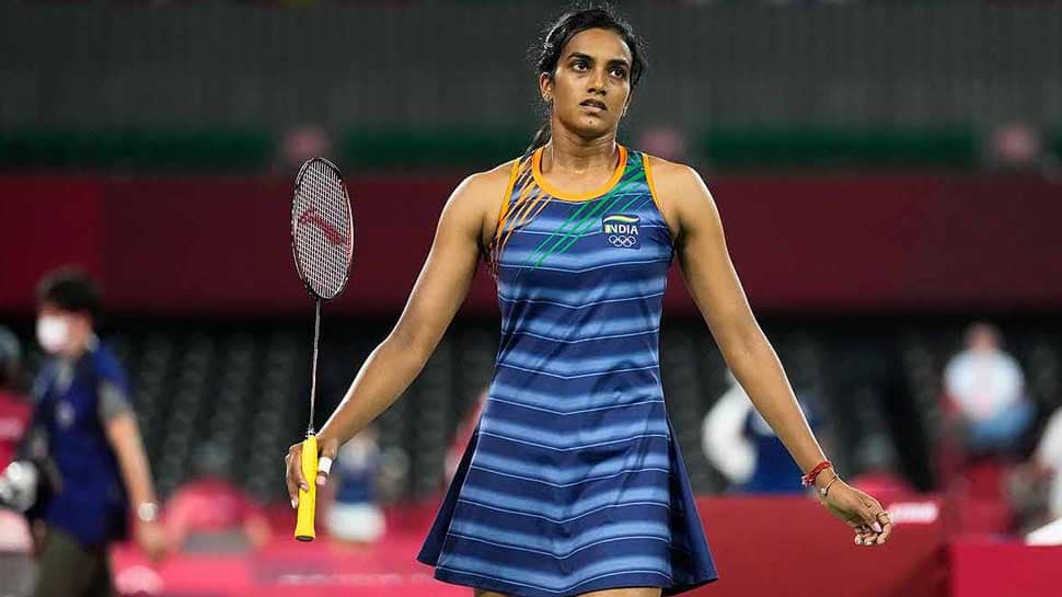 Tokyo Olympics: PV Sindhu ની શાનદાર શરૂઆત, ફ્ક્ત 28 મિનિટમાં જીત્યો મુકાબલો Tokyo Olympics: PV Sindhu ની શાનદાર શરૂઆત, ફ્ક્ત 28 મિનિટમાં જીત્યો મુકાબલો