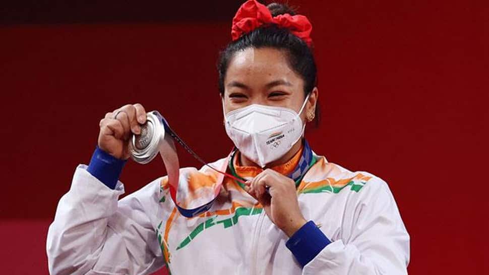 Olympics માં Silver મેડલ વિજેતા મીરાબાઈ ચાનૂને કેમ આખી જિંદગી ફ્રીમાં Pizza ખવડાવવાની ડોમિનોઝે કરી જાહેરાત Olympics માં Silver મેડલ વિજેતા મીરાબાઈ ચાનૂને કેમ આખી જિંદગી ફ્રીમાં Pizza ખવડાવવાની ડોમિનોઝે કરી જાહેરાત