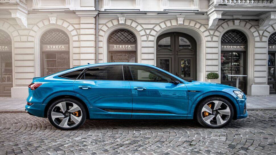 Audi એ ભારતમાં 2 પાવરફુલ ઈલેક્ટ્રીક કાર લોન્ચ કરી, ફુલ ચાર્જ કરવા પર મળશે લાંબી ડ્રાઈવિંગ રેન્જ Audi એ ભારતમાં 2 પાવરફુલ ઈલેક્ટ્રીક કાર લોન્ચ કરી, ફુલ ચાર્જ કરવા પર મળશે લાંબી ડ્રાઈવિંગ રેન્જ