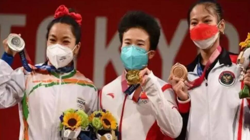 Tokyo Olympics: તો શું મીરાબાઈ ચાનુનો સિલ્વર મેડલ ગોલ્ડમાં બદલાઈ શકે છે? જાણો શું છે સમગ્ર મામલો Tokyo Olympics: તો શું મીરાબાઈ ચાનુનો સિલ્વર મેડલ ગોલ્ડમાં બદલાઈ શકે છે? જાણો શું છે સમગ્ર મામલો