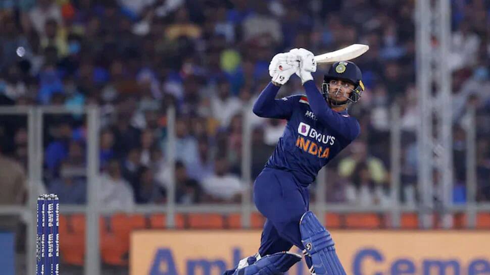 IND vs SL: 'કોઈ છોકરી શોધી કે શું', જાણો Ishan Kishan ની કઇ હરકત પર લોકોએ કરી આ કોમેન્ટ IND vs SL: 'કોઈ છોકરી શોધી કે શું', જાણો Ishan Kishan ની કઇ હરકત પર લોકોએ કરી આ કોમેન્ટ