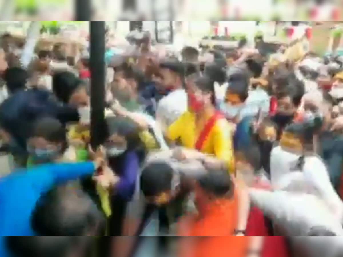  MP: ઉજ્જૈનના મહાકાલેશ્વર મંદિરથી આવ્યા એક હચમચાવી નાખે તેવા સમાચાર, જુઓ Video