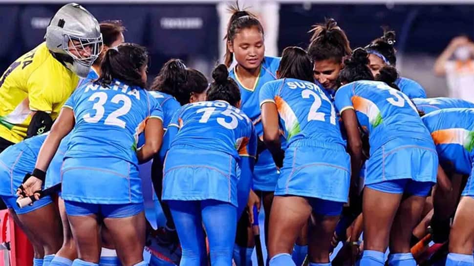 Tokyo Olympics : ભારતીય મહિલા હોકી ટીમની સતત ત્રીજી મેચ હારી, બ્રિટને 4-1 આપી માત Tokyo Olympics : ભારતીય મહિલા હોકી ટીમની સતત ત્રીજી મેચ હારી, બ્રિટને 4-1 આપી માત