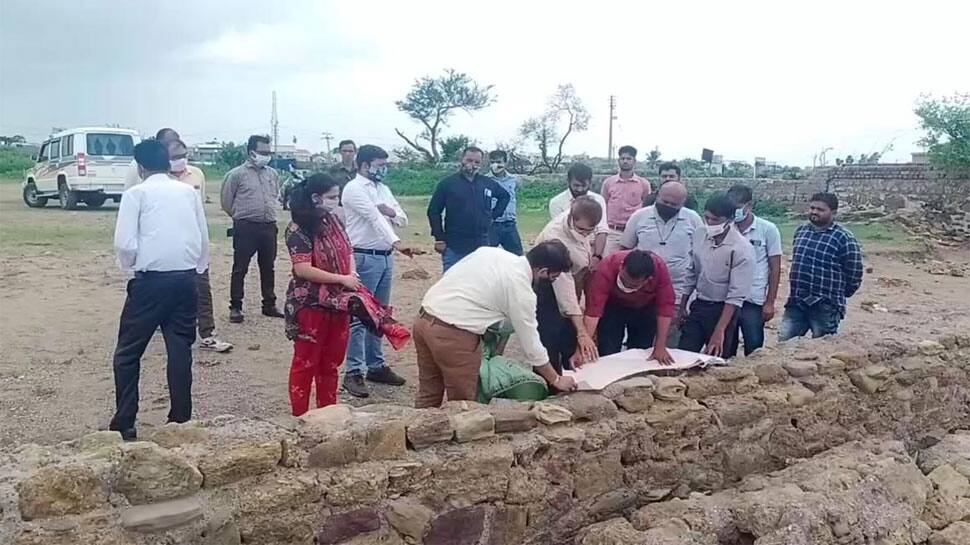 સુનામી જેવા સંકટથી બચાવતી ઘોઘાની દરિયાઈ દિવાલનો ઈતિહાસ ફરી જીવંત થશે સુનામી જેવા સંકટથી બચાવતી ઘોઘાની દરિયાઈ દિવાલનો ઈતિહાસ ફરી જીવંત થશે