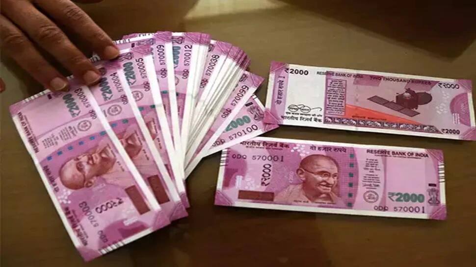 7th Pay Commission: DA માં વધારો કર્યા બાદ કેન્દ્રીય કર્મચારીઓને આ મુદ્દે સરકારે આપ્યો ઝટકો 7th Pay Commission: DA માં વધારો કર્યા બાદ કેન્દ્રીય કર્મચારીઓને આ મુદ્દે સરકારે આપ્યો ઝટકો