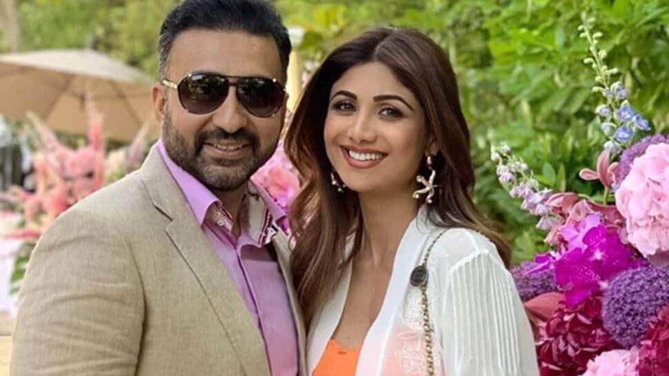 SEBI એ Shilpa Shetty અને તેના પતિ Raj Kundra પર ફટકાર્યો લાખો રૂપિયાનો દંડ, જાણો કારણ SEBI એ Shilpa Shetty અને તેના પતિ Raj Kundra પર ફટકાર્યો લાખો રૂપિયાનો દંડ, જાણો કારણ
