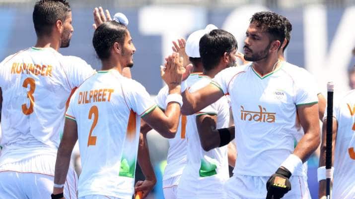 Tokyo Olympics: હોકીમાં ટીમ ઈન્ડિયા ક્વાર્ટર ફાઈનલમાં પહોંચી, ઓલિમ્પિક ચેમ્પિયન આર્જેન્ટિનાને 3-1થી હરાવ્યું Tokyo Olympics: હોકીમાં ટીમ ઈન્ડિયા ક્વાર્ટર ફાઈનલમાં પહોંચી, ઓલિમ્પિક ચેમ્પિયન આર્જેન્ટિનાને 3-1થી હરાવ્યું