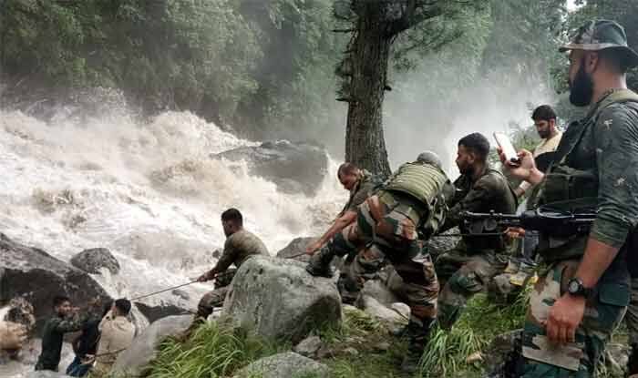 Kishtwar cloudburst Update: અત્યાર સુધીમાં 7 લોકોના મોત, 19 લોકો ગૂમ, 17 ઘાયલ Kishtwar cloudburst Update: અત્યાર સુધીમાં 7 લોકોના મોત, 19 લોકો ગૂમ, 17 ઘાયલ