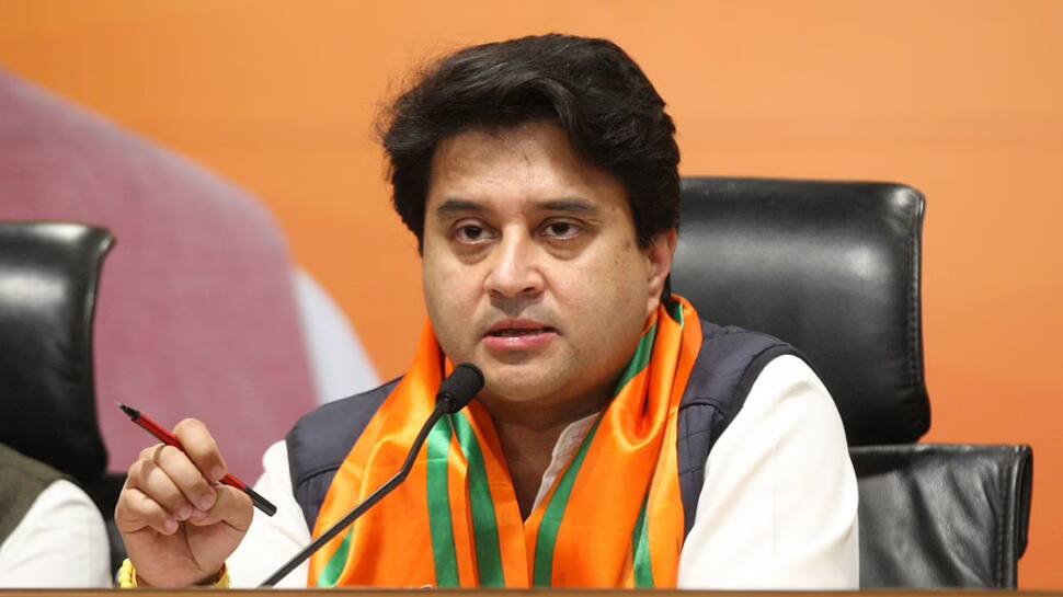 Jyotiraditya Scindia એ ભાવનગરને આપી ભેટ, દિલ્હી અને મુંબઇ માટે દરરોજ ભરશે ઉડાન Jyotiraditya Scindia એ ભાવનગરને આપી ભેટ, દિલ્હી અને મુંબઇ માટે દરરોજ ભરશે ઉડાન