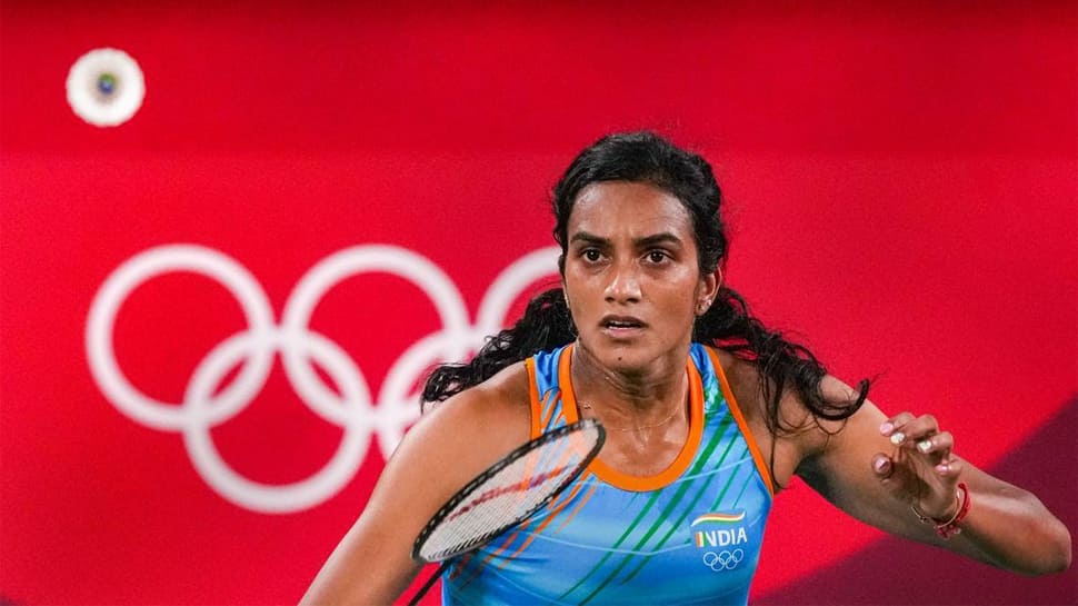Tokyo Olympics 2020 : PV Sindhu Olympic ગોલ્ડ મેડલથી માત્ર બે ડગલાં દૂર, જાપાની ખેલાડીને હરાવીને સેમીફાઈનલમાં પહોંચી Tokyo Olympics 2020 : PV Sindhu Olympic ગોલ્ડ મેડલથી માત્ર બે ડગલાં દૂર, જાપાની ખેલાડીને હરાવીને સેમીફાઈનલમાં પહોંચી