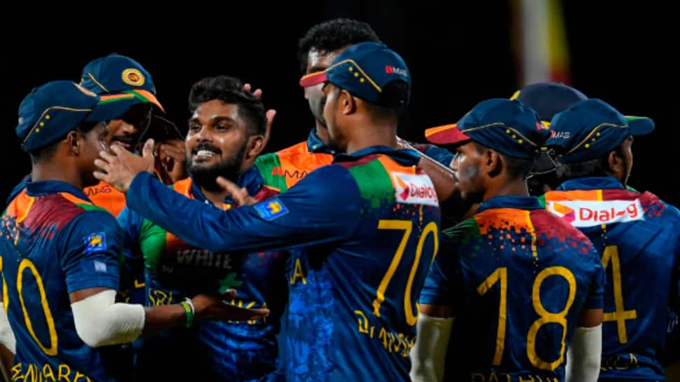 Sri Lanka ના ત્રણ ક્રિકેટરોને શરમજનક હરકતની મળી સજા, મુકવામાં આવ્યો 1 વર્ષનો પ્રતિબંધ Sri Lanka ના ત્રણ ક્રિકેટરોને શરમજનક હરકતની મળી સજા, મુકવામાં આવ્યો 1 વર્ષનો પ્રતિબંધ