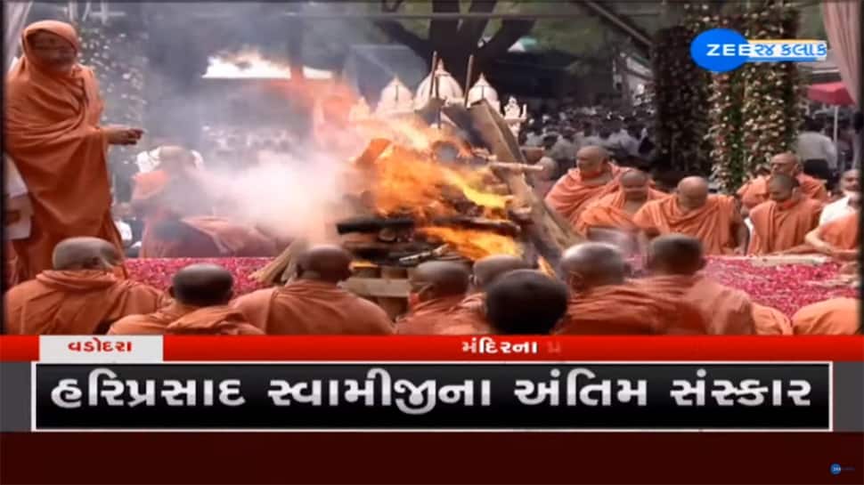સોખડા હરિધામ મંદિર: હરિપ્રસાદ સ્વામીજીના ઉત્તરાધિકારીની જાહેરાત, આ સ્વામી સંભાળશે સુકાન સોખડા હરિધામ મંદિર: હરિપ્રસાદ સ્વામીજીના ઉત્તરાધિકારીની જાહેરાત, આ સ્વામી સંભાળશે સુકાન