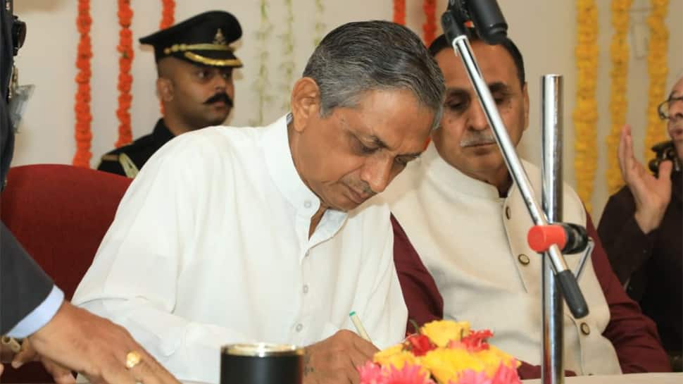 અખિલ ભારતીય કોળી સમાજના પ્રમુખ પદેથી બાવળિયાનું રાજીનામું, કહ્યું કામનું ભારણ વધારે છે અખિલ ભારતીય કોળી સમાજના પ્રમુખ પદેથી બાવળિયાનું રાજીનામું, કહ્યું કામનું ભારણ વધારે છે