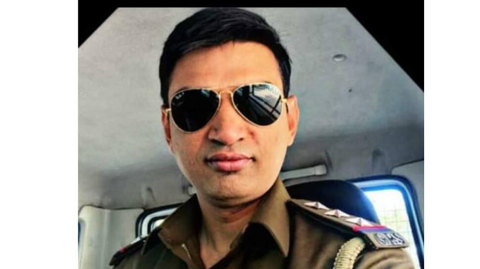 Vadodara: સ્વીટી પટેલ હત્યા કેસના આરોપી પીઆઈ અજય દેસાઈ સામે એસીબીમાં ફરિયાદ Vadodara: સ્વીટી પટેલ હત્યા કેસના આરોપી પીઆઈ અજય દેસાઈ સામે એસીબીમાં ફરિયાદ