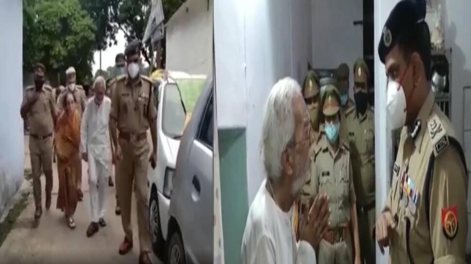 Video: સલામ છે આ પોલીસ કમિશનરને...માતાપિતાની મારપીટ કરી ઘરમાંથી કાઢી મૂકનારા પુત્રને જુઓ કેવો પાઠ ભણાવ્યો Video: સલામ છે આ પોલીસ કમિશનરને...માતાપિતાની મારપીટ કરી ઘરમાંથી કાઢી મૂકનારા પુત્રને જુઓ કેવો પાઠ ભણાવ્યો