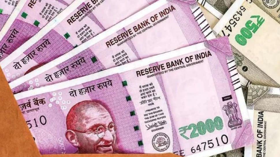 ITR: પગારદાર વર્ગ માટે સૌથી સારી જાણકારી! હવે આ રીતે બચાવી શકાય છે 8 લાખ રૂપિયા સુધીનો Income Tax ITR: પગારદાર વર્ગ માટે સૌથી સારી જાણકારી! હવે આ રીતે બચાવી શકાય છે 8 લાખ રૂપિયા સુધીનો Income Tax