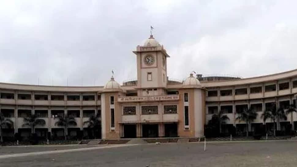 ગુજરાત સરકારે આઝાદી પૂર્વે 1937 માં સ્થપાયેલી રાજકોટની ધર્મેન્દ્રસિંહજી કોલેજને હેરિટેજ જાહેર કરી ગુજરાત સરકારે આઝાદી પૂર્વે 1937 માં સ્થપાયેલી રાજકોટની ધર્મેન્દ્રસિંહજી કોલેજને હેરિટેજ જાહેર કરી