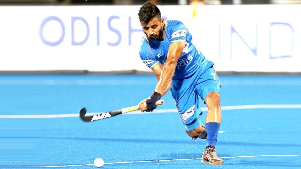 Tokyo Olympics: હોકી ટીમના કેપ્ટન Manpreet Singh એ કોરોના વોરિયર્સને સમર્પિત કર્યો બ્રોન્ઝ મેડલ, કહ્યું- અમે લડ્યા અને અંત સુધી હાર ન માની Tokyo Olympics: હોકી ટીમના કેપ્ટન Manpreet Singh એ કોરોના વોરિયર્સને સમર્પિત કર્યો બ્રોન્ઝ મેડલ, કહ્યું- અમે લડ્યા અને અંત સુધી હાર ન માની
