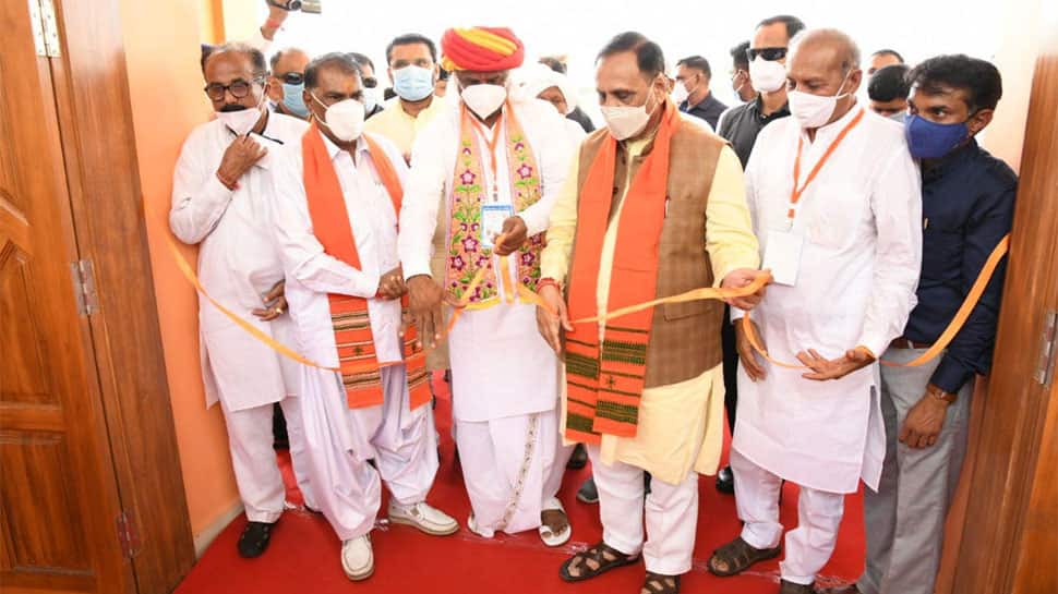 અંજારમાં મુખ્યમંત્રી વિજય રૂપાણીના હસ્તે આહીર કન્યા છાત્રાલયનું ઉદ્ધાટન અંજારમાં મુખ્યમંત્રી વિજય રૂપાણીના હસ્તે આહીર કન્યા છાત્રાલયનું ઉદ્ધાટન