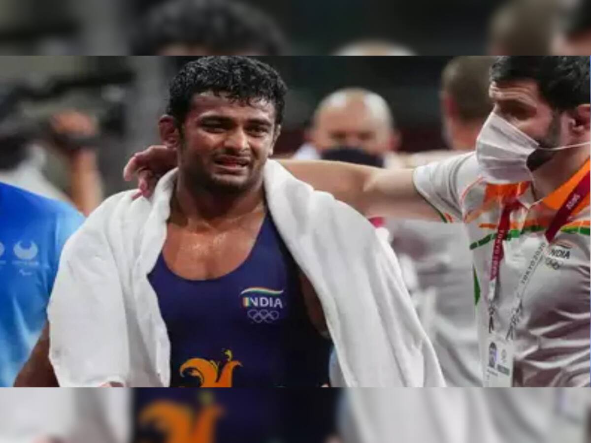 Tokyo Olympics: કુસ્તીમાં હાર બાદ દીપક પુનિયાના કોચે રેફરી પર કર્યો હુમલો, થયો હંગામો