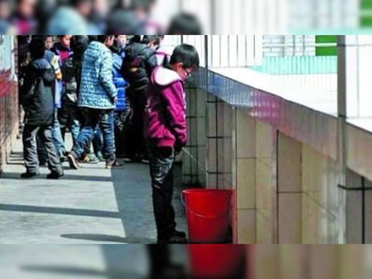 China કુંવારા છોકરાઓનું Urine કેમ ભેગું કરે છે? ઢગલો મૂત્ર મેળવવા શાળાઓમાં ઠેર ઠેર મૂકાય છે ડોલ