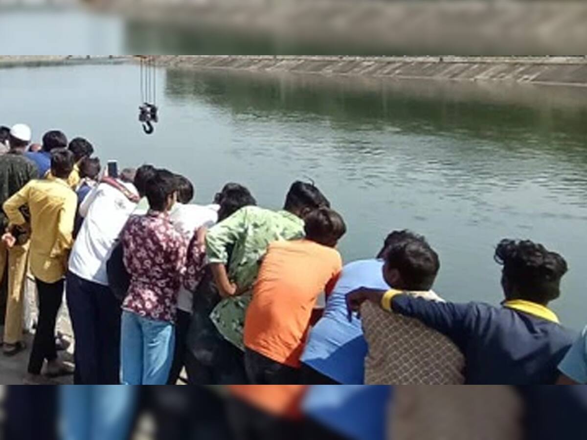 Narmada Canal પાસેથી મળી આવી યુવકની લાશ, કારમાંથી મળ્યા લોહીના ડાખ, હત્યા કે આત્મહત્યા તે અંગે ઘૂંટાતુ રહસ્ય