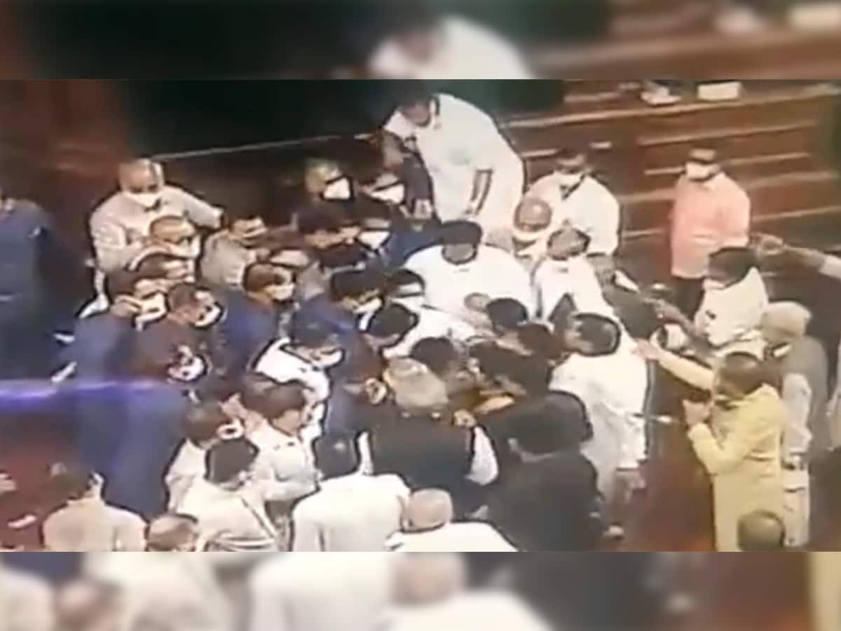 Rajya Sabha માં થયેલા હંગામાનો Video સામે આવ્યો, લેડી માર્શલ સાથે ધક્કામુક્કી કરતા જોવા મળ્યા સાંસદ