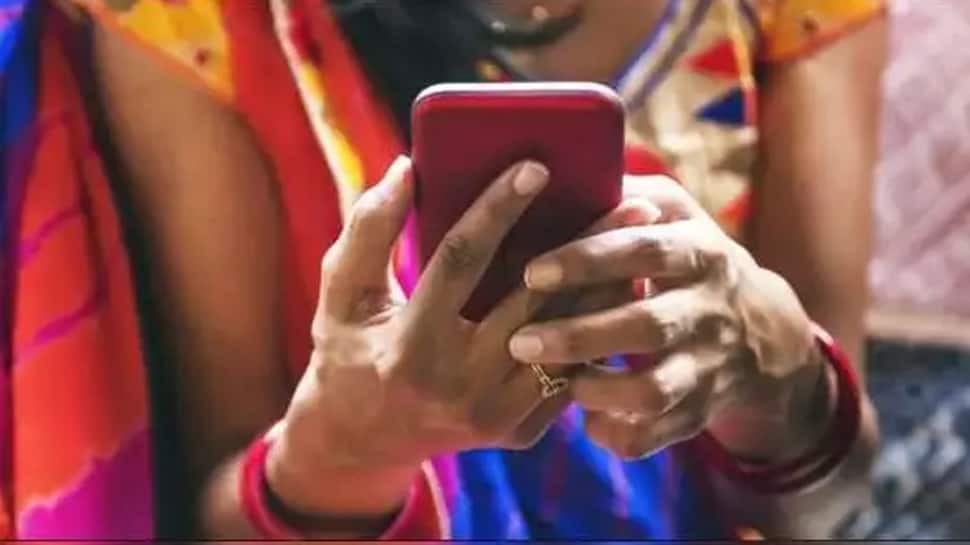 રાત્રે 3 વાગે સાસુ ઓનલાઈન દેખાયા, જમાઈએ જાસૂસી કરાવી તો ખૂલી મોટી પોલ રાત્રે 3 વાગે સાસુ ઓનલાઈન દેખાયા, જમાઈએ જાસૂસી કરાવી તો ખૂલી મોટી પોલ