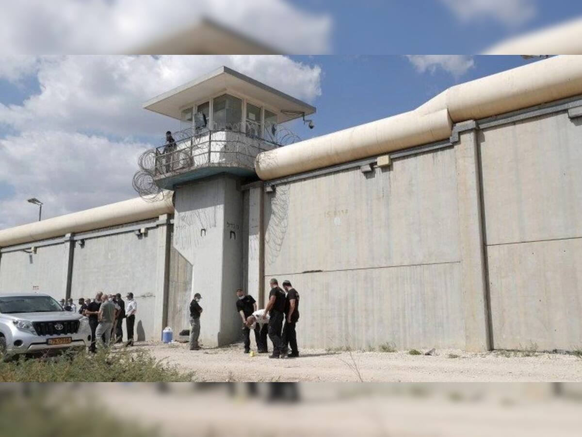 Israel: 6 ખૂંખાર કેદીઓ એકદમ ફિલ્મી ઢબે જેલમાંથી ફરાર થયા, Video જોઈને મગજ ચક્કર ખાઈ જશે