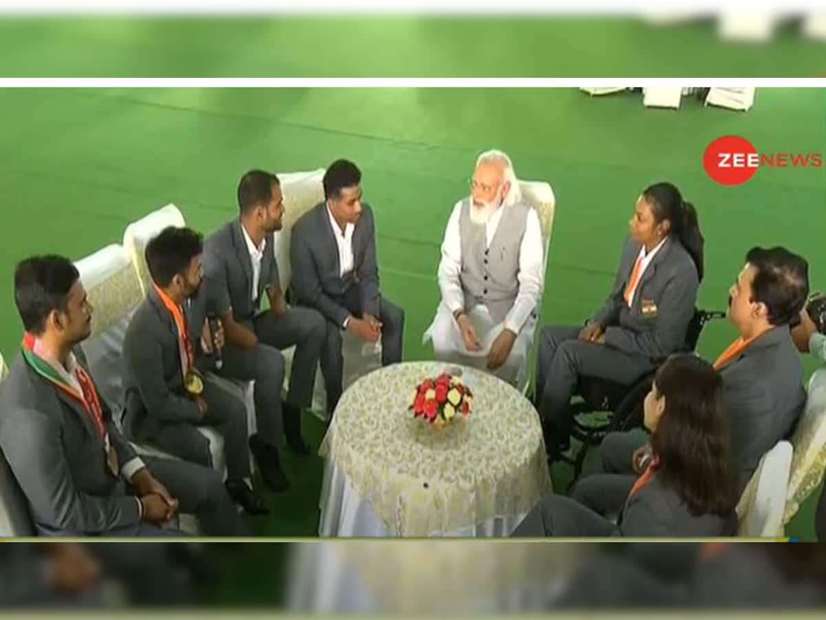 Paralympic ના વિજેતા ખેલાડીઓને મળ્યાં PM Modi, ખેલાડીઓ સાથે કર્યો સંવાદ