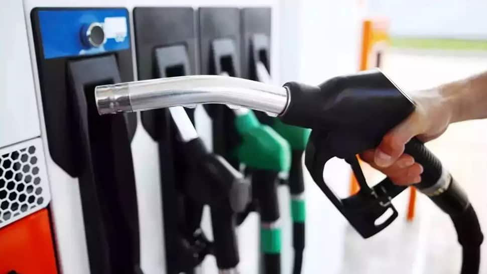 GST Council ની બેઠક આજે, Petrol-Diesel ને જીએસટી હેઠળ લાવવાનો કરી શકે છે નિર્ણય GST Council ની બેઠક આજે, Petrol-Diesel ને જીએસટી હેઠળ લાવવાનો કરી શકે છે નિર્ણય