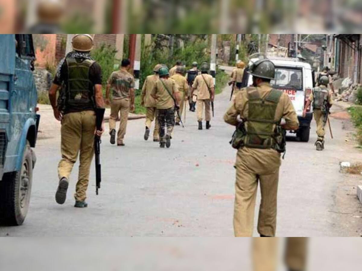 Jammu & Kashmir: કુલગામમાં આતંકવાદીઓની ગોળીબારી, 1 પોલીસ જવાન શહીદ
