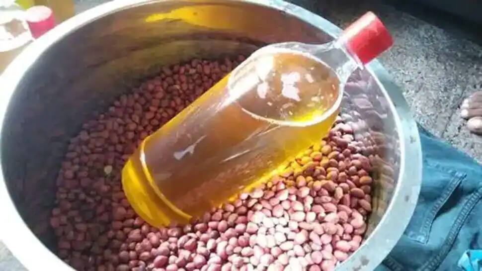 સિંગતેલના ભાવમા ભડકો : ત્રણ દિવસમાં જ આસમાને ગયા તેલના ભાવ સિંગતેલના ભાવમા ભડકો : ત્રણ દિવસમાં જ આસમાને ગયા તેલના ભાવ