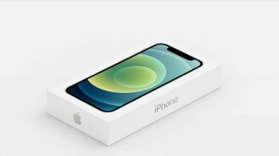 iPhone 13 ખરીદનાર લોકોને મોટો ઝટકો, Apple એ બોક્સમાંથી આ વસ્તુને કરી ગાયબ iPhone 13 ખરીદનાર લોકોને મોટો ઝટકો, Apple એ બોક્સમાંથી આ વસ્તુને કરી ગાયબ