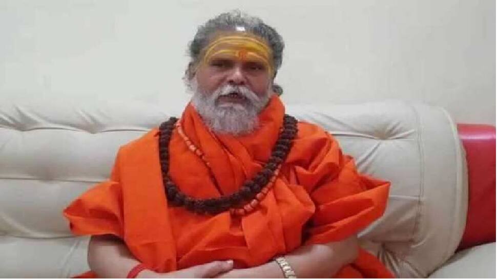 મહંત નરેન્દ્ર ગિરીના રૂમમાંથી મળી 7 પેજની સ્યુસાઇડ નોટ, શિષ્ય આનંદ ગિરીનું લખ્યુ નામ મહંત નરેન્દ્ર ગિરીના રૂમમાંથી મળી 7 પેજની સ્યુસાઇડ નોટ, શિષ્ય આનંદ ગિરીનું લખ્યુ નામ