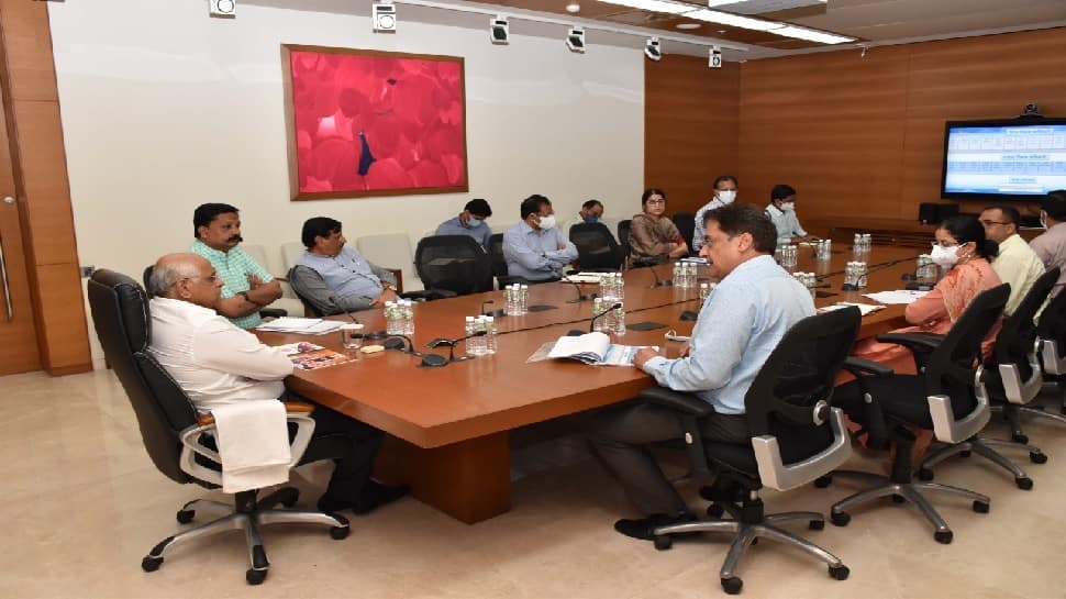 પંચાયત-ગ્રામ ગૃહ નિર્માણની યોજનાઓ અને કામગીરીની મુખ્યમંત્રી ભૂપેન્દ્ર પટેલે કરી સમીક્ષા પંચાયત-ગ્રામ ગૃહ નિર્માણની યોજનાઓ અને કામગીરીની મુખ્યમંત્રી ભૂપેન્દ્ર પટેલે કરી સમીક્ષા