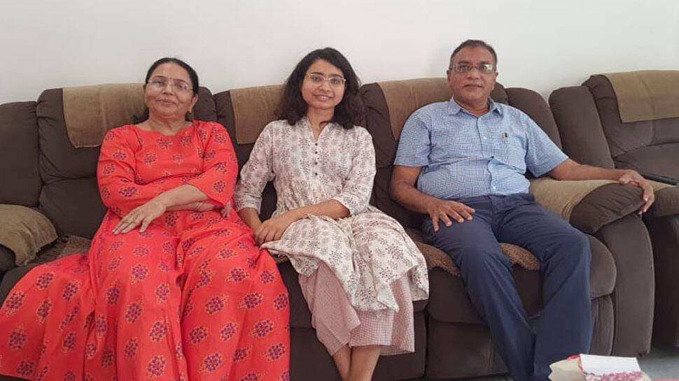 UPSC ટોપર બની અમદાવાદની આયુષી, કોરોનાના ઝપેટમાં આવી તો પણ અભ્યાસ ન છોડ્યો, અને સફળ થઈ UPSC ટોપર બની અમદાવાદની આયુષી, કોરોનાના ઝપેટમાં આવી તો પણ અભ્યાસ ન છોડ્યો, અને સફળ થઈ
