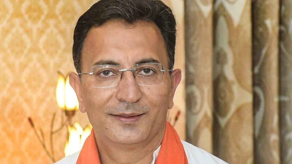UP Cabinet: CM યોગીએ નવા મંત્રીઓને વિભાગોની ફાળવણી કરી, જિતિન પ્રસાદને મળી આ જવાબદારી UP Cabinet: CM યોગીએ નવા મંત્રીઓને વિભાગોની ફાળવણી કરી, જિતિન પ્રસાદને મળી આ જવાબદારી