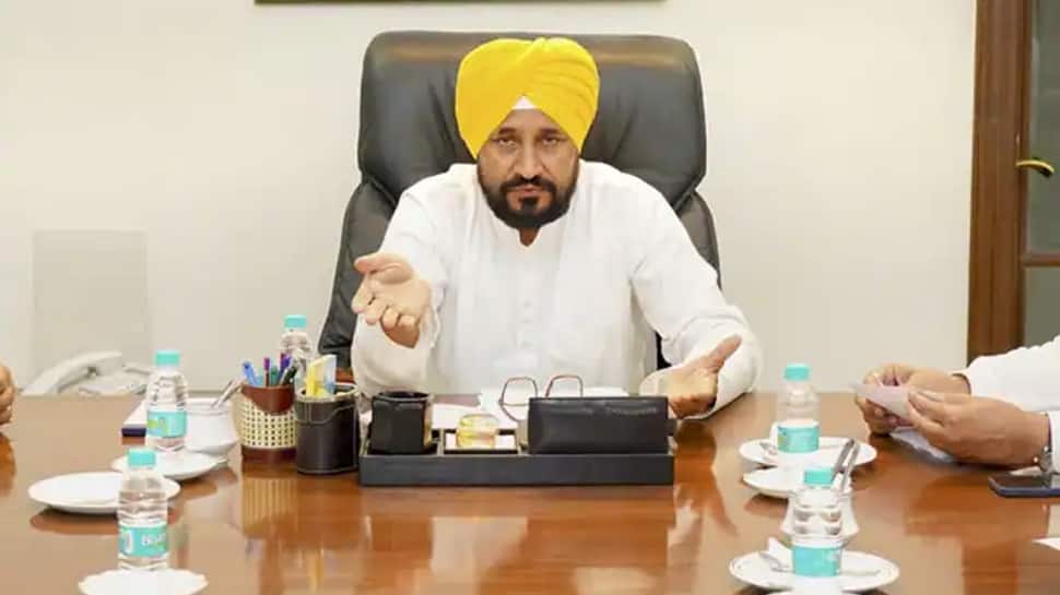 Punjab: ચન્ની સરકારમાં મંત્રીઓને ખાતાની વહેંચણી, સુખજિંદર સિંહ રંઘાવા બન્યા ગૃહ મંત્રી Punjab: ચન્ની સરકારમાં મંત્રીઓને ખાતાની વહેંચણી, સુખજિંદર સિંહ રંઘાવા બન્યા ગૃહ મંત્રી