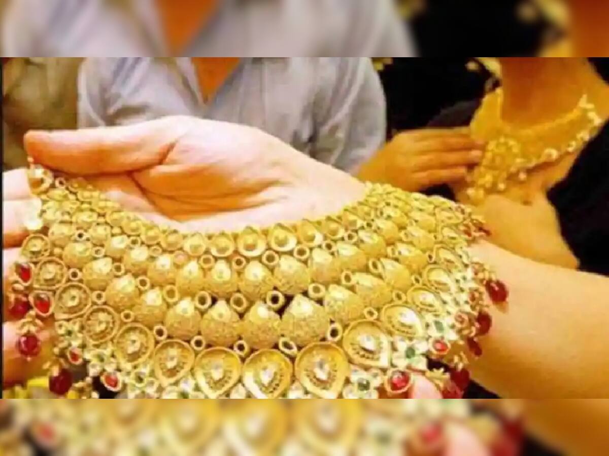 Gold Price Today: સપ્તાહના પ્રથમ દિવસે સસ્તું થયું સોનું, ચાંદીની કિંમત પણ ઘટી