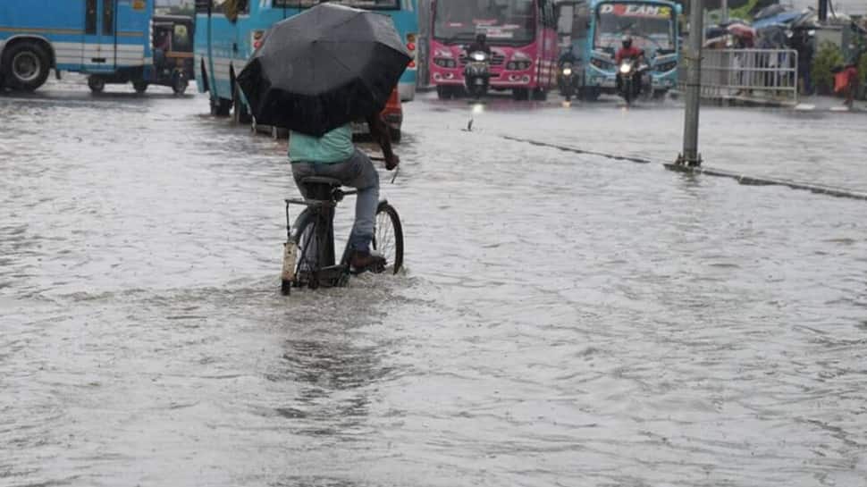 Kerala Heavy Rain: કેરલમાં ભારે વરસાદથી જનજીવન વેરવિખેર, 6ના મોત, ઘટનાસ્થળે સેના અને NDRF જવાન Kerala Heavy Rain: કેરલમાં ભારે વરસાદથી જનજીવન વેરવિખેર, 6ના મોત, ઘટનાસ્થળે સેના અને NDRF જવાન