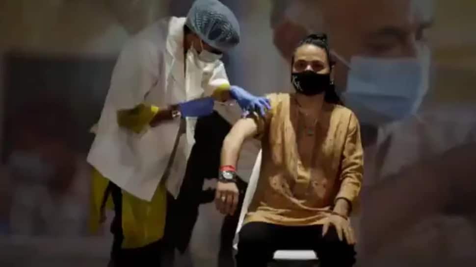 Vaccination Song: 'વેક્સીનથી બચ્યો છે, વેક્સીનથી બચશે દેશ', લોન્ચ થયું કૈલાશખેરનું વેક્સીન સોન્ગ Vaccination Song: 'વેક્સીનથી બચ્યો છે, વેક્સીનથી બચશે દેશ', લોન્ચ થયું કૈલાશખેરનું વેક્સીન સોન્ગ