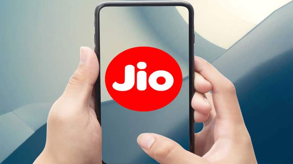 Jio ના રિચાર્જ પ્લાને Vi અને Airtel ના ઉડાવ્યા હોશ! એવી ઓફર લાવ્યા કે માર્કેટમાં પડી ગઈ બૂમ! Jio ના રિચાર્જ પ્લાને Vi અને Airtel ના ઉડાવ્યા હોશ! એવી ઓફર લાવ્યા કે માર્કેટમાં પડી ગઈ બૂમ!