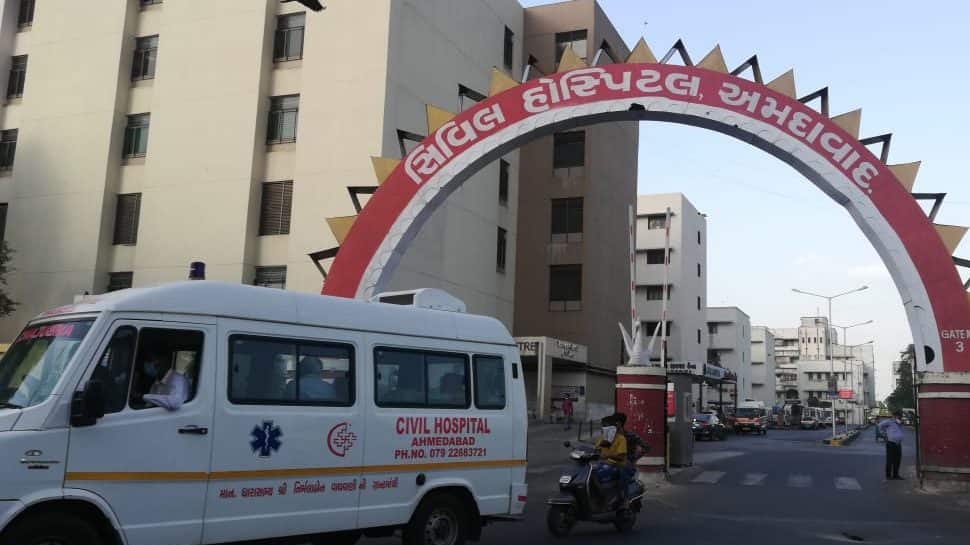 અમદાવાદ સિવિલના ડોક્ટરે કર્યો આત્મહત્યાનો પ્રયાસ, આપઘાત પાછળનું કારણ અકબંધ અમદાવાદ સિવિલના ડોક્ટરે કર્યો આત્મહત્યાનો પ્રયાસ, આપઘાત પાછળનું કારણ અકબંધ