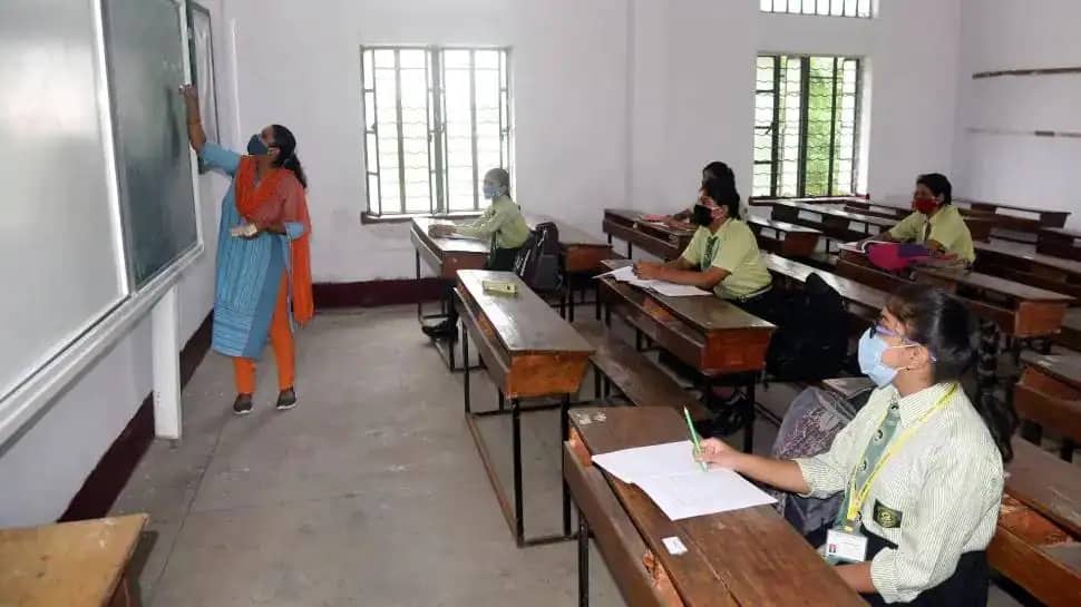 શાળા સંચાલક મહામંડળે કરી ધોરણ 1થી 5ના ઓફલાઇન વર્ગો શરૂ કરવાની માંગ શાળા સંચાલક મહામંડળે કરી ધોરણ 1થી 5ના ઓફલાઇન વર્ગો શરૂ કરવાની માંગ