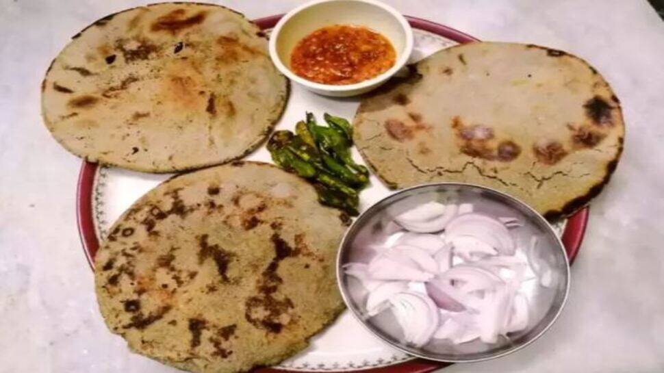 Weight Loss Tips: આ ચાર લોટમાંથી બનાવેલી રોટલી ખાવાથી માખણની જેમ પીગળી જશે ચરબી! Weight Loss Tips: આ ચાર લોટમાંથી બનાવેલી રોટલી ખાવાથી માખણની જેમ પીગળી જશે ચરબી!