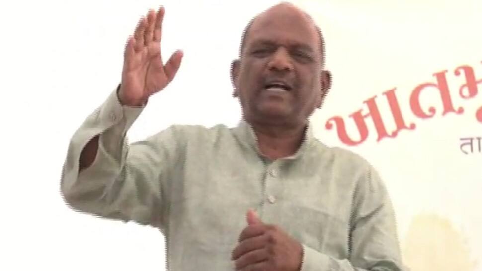 MP Mansukh Vasava એ જાહેર કાર્યક્રમમાં કહ્યું- 'ગુજરાતનું શિક્ષણ નબળું છે, નબળું છે, નબળું છે' MP Mansukh Vasava એ જાહેર કાર્યક્રમમાં કહ્યું- 'ગુજરાતનું શિક્ષણ નબળું છે, નબળું છે, નબળું છે'