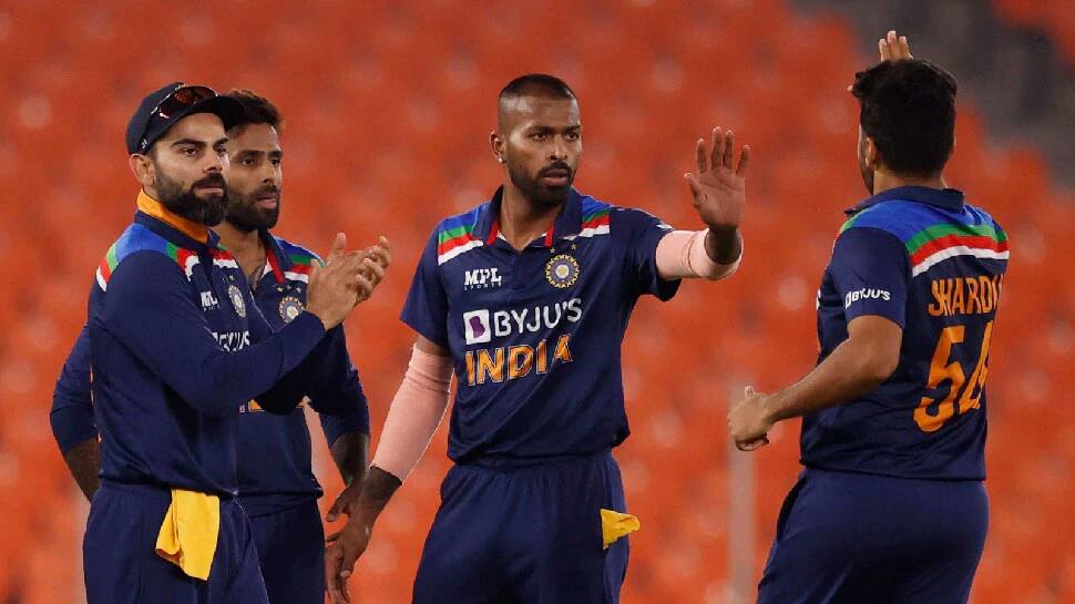 T20 World Cup 2021: BCCI એ અચાનક લીધો મોટો નિર્ણય, આ 4 ખેલાડીઓને પાછા બોલાવી લીધા T20 World Cup 2021: BCCI એ અચાનક લીધો મોટો નિર્ણય, આ 4 ખેલાડીઓને પાછા બોલાવી લીધા