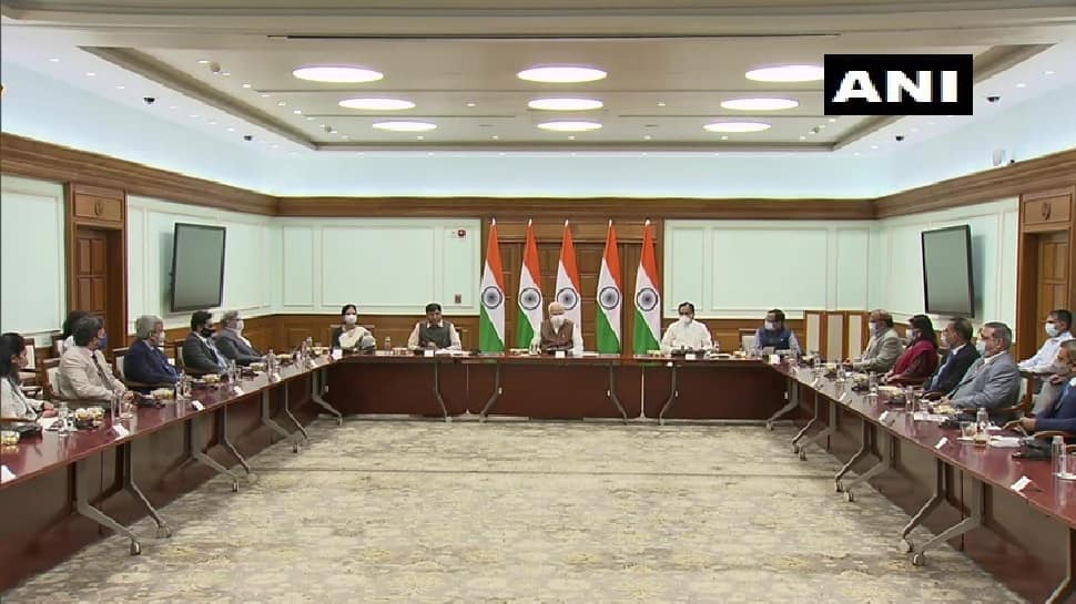 PM મોદીએ સાત વેક્સીન નિર્માતાઓ સાથે યોજી બેઠક, સીરમ સહિત આ કંપનીના પ્રતિનિધિ રહ્યા હાજર PM મોદીએ સાત વેક્સીન નિર્માતાઓ સાથે યોજી બેઠક, સીરમ સહિત આ કંપનીના પ્રતિનિધિ રહ્યા હાજર